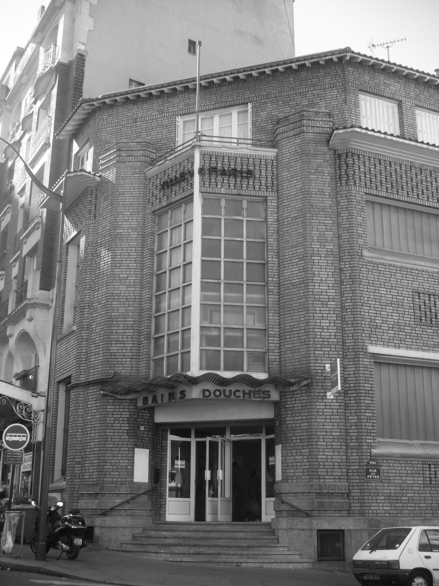 Bains douches rue des Fêtes