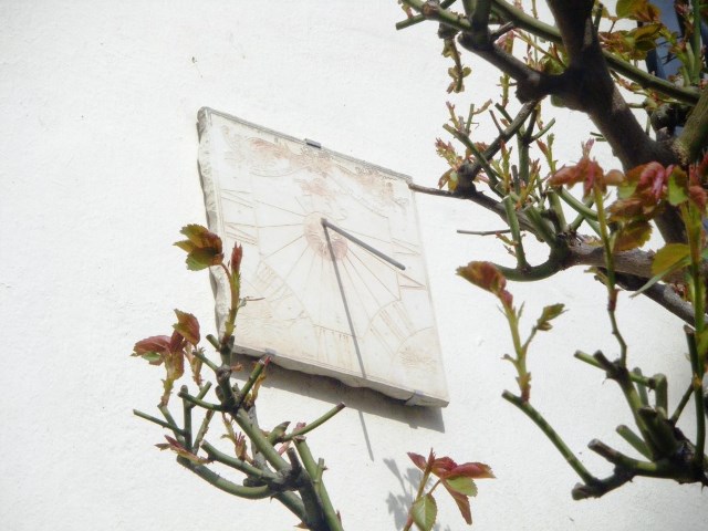 cadran-solaire-rue-georges-lardennois