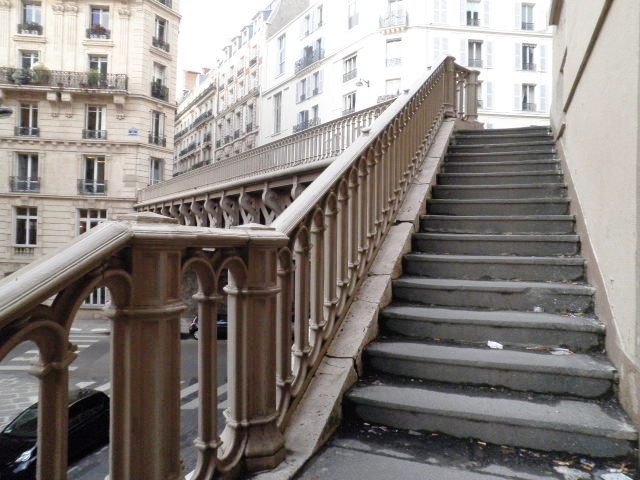 escalier-menant-de-la-rue-portalis-a-la-rue-du-rocher-75008-