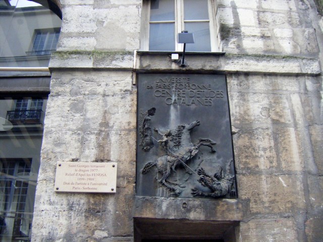 Relief de Saint Georges terrassant le dragon