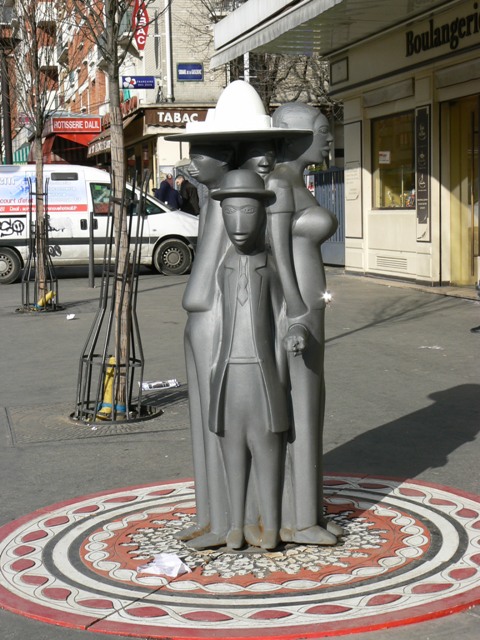 Fontaine Poings d'eau de Pascale Marthine Tayou