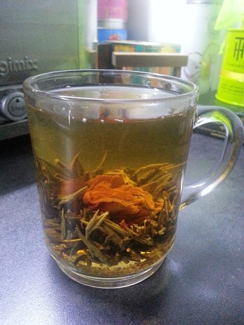 Eclosion d'une fleur de thé