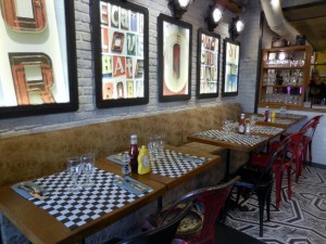 Moutarde Street Saint Michel