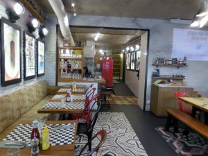 Moutarde Street Saint Michel