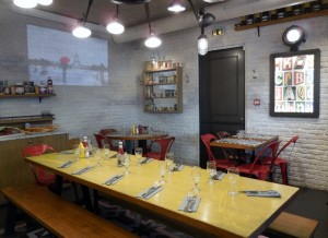 Moutarde Street Saint Michel