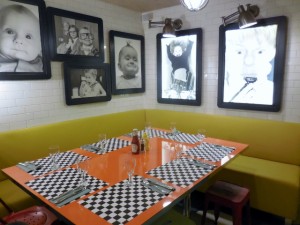 Moutarde Street Saint Michel