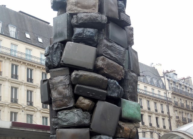 Consigne à vie, oeuvre de gare d'Arman