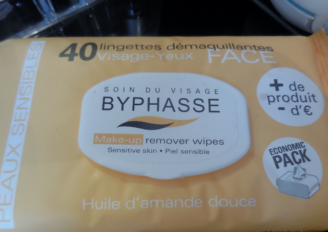 Lingettes démaquillantes à l'huile d'amande douce peaux sensibles