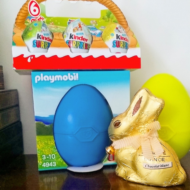 Pâques Kinder, Lindt et Playmobil
