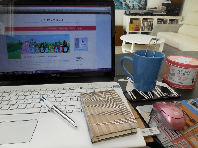 Blogueuse à carnets et à thés