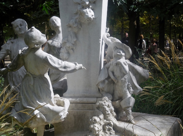 Le Monument à Charles Perrault