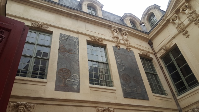 Chanel L’Hôtel Amelot de Bisseuil, dit des Ambassadeurs de Hollande