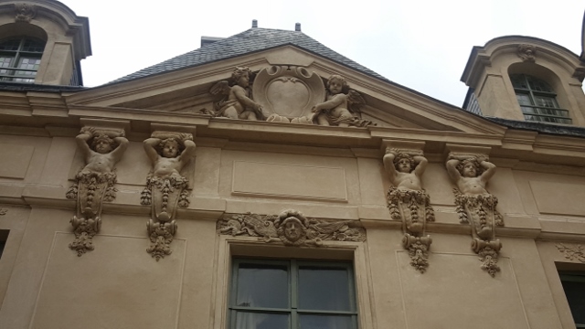 Chanel L’Hôtel Amelot de Bisseuil, dit des Ambassadeurs de Hollande