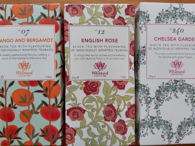 Thé aux fleurs et thé aux fruits