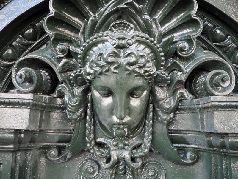 Fontaine Wallace en applique Rue Geoffroy Saint Hilaire