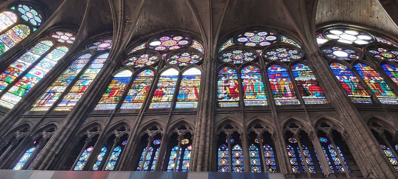 Visite guidée Basilique cathédrale de Saint-Denis et atelier Suivez la flèche initiation taille de pierre