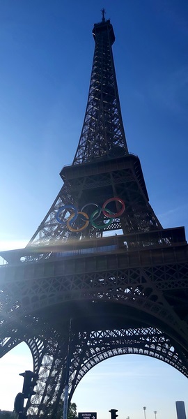 Les anneaux olympiques de la Tour Eiffel