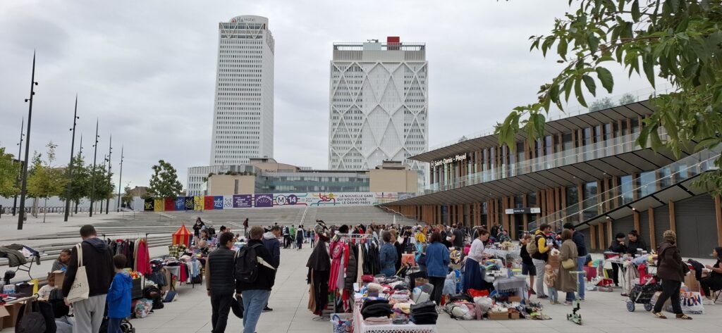 Vide grenier Lili Bee : une journée conviviale à Saint Denis Pleyel