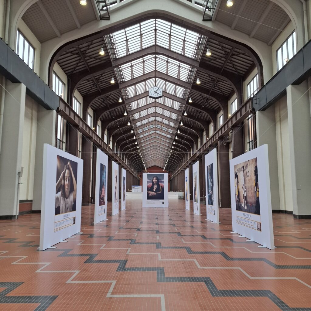 Premier Salon du de l'Objet et du Pin’s olympiques à la Cité du Cinéma
