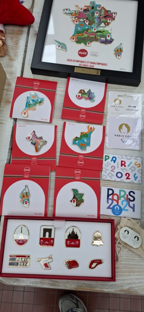 Premier Salon du de l'Objet et du Pin’s olympiques à la Cité du Cinéma