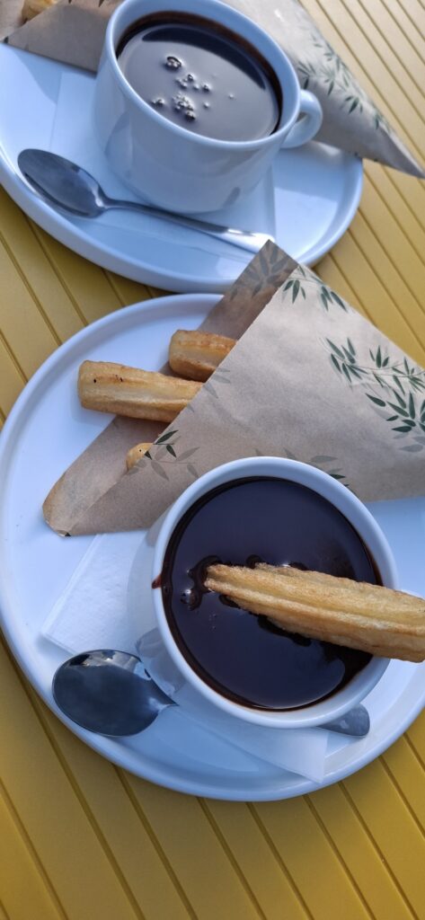 paëlla, tapas, churros con chocolate