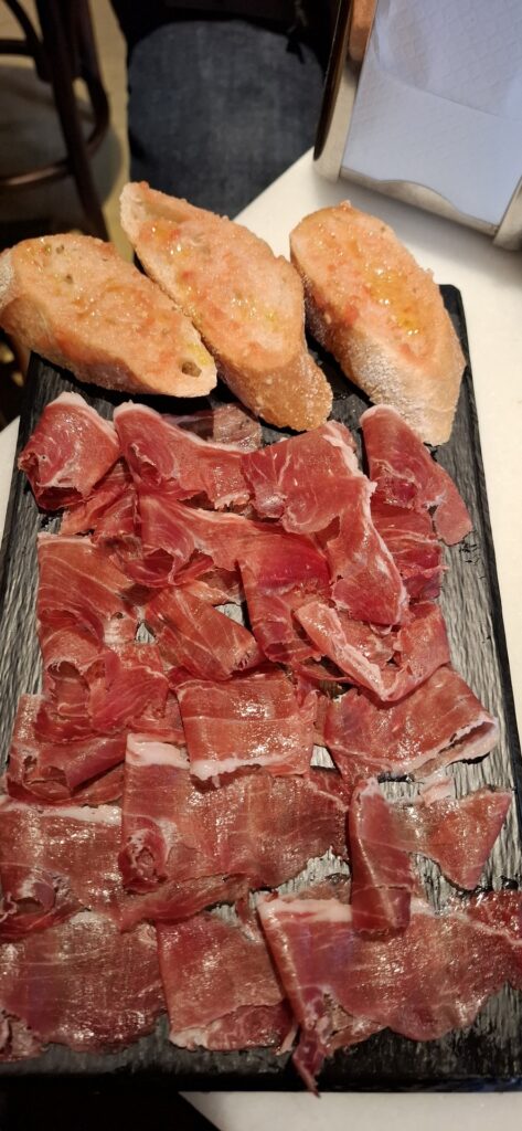 paëlla, tapas, churros con chocolate