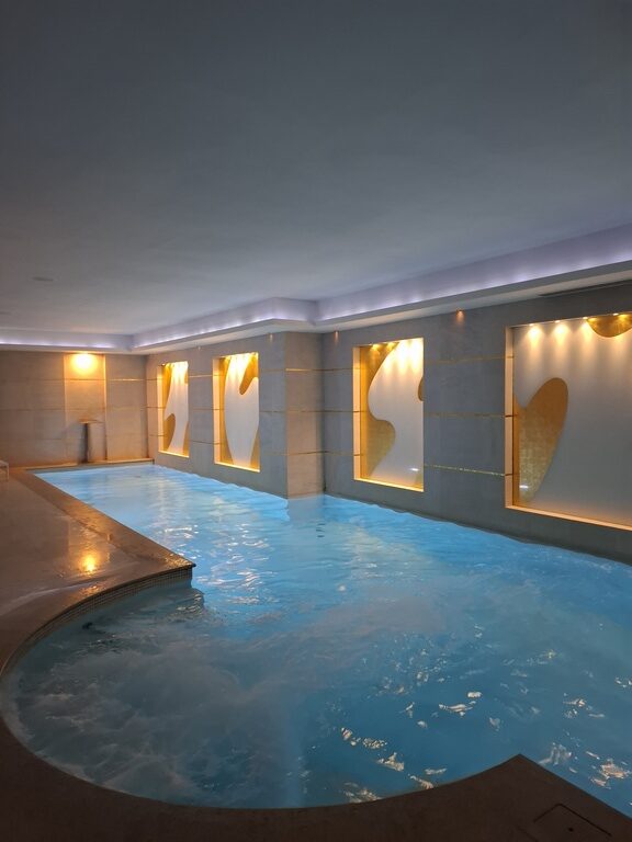 Spa Susanne Kaufmann du Burgundy