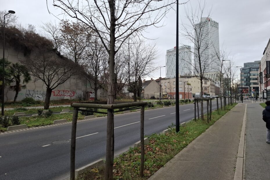 Tour Pleyel vue du Boulevard de la Libération