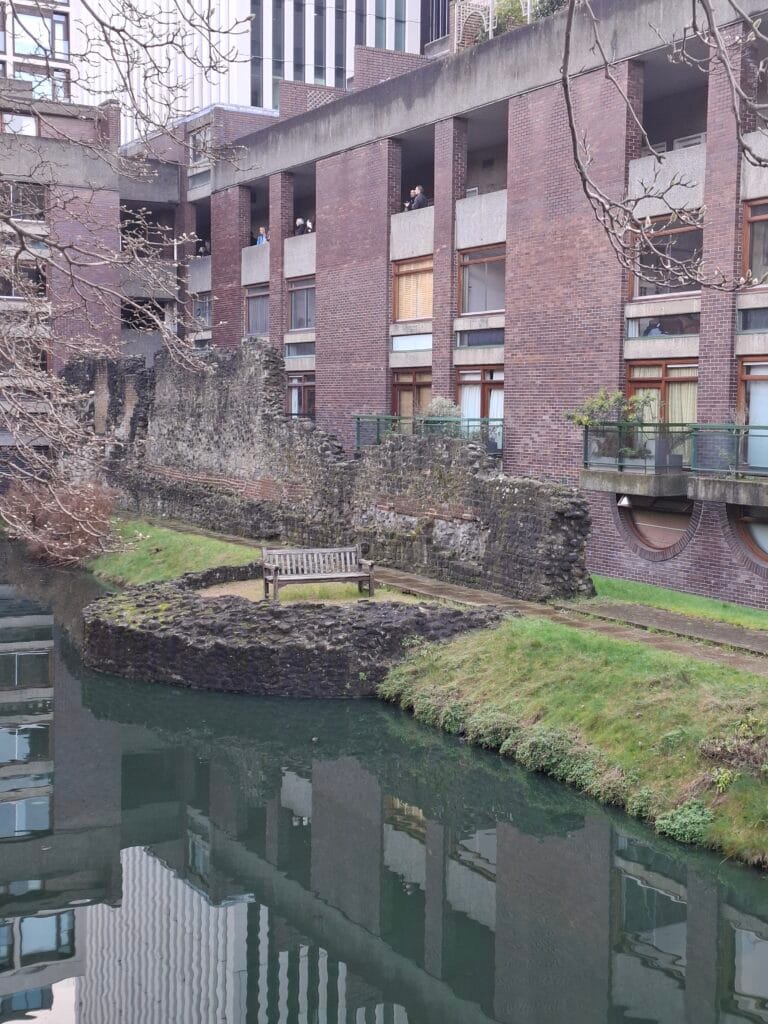 Londres Roman wall and Tower at Barbican