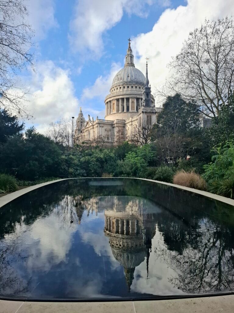2026-01-28 Londres St Paul's Cathedral and Reflexion Garden