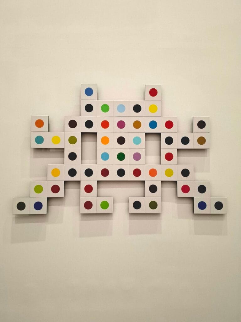 Londres Triple Trouble Fairey Hirst Invader Newport Street Gallery