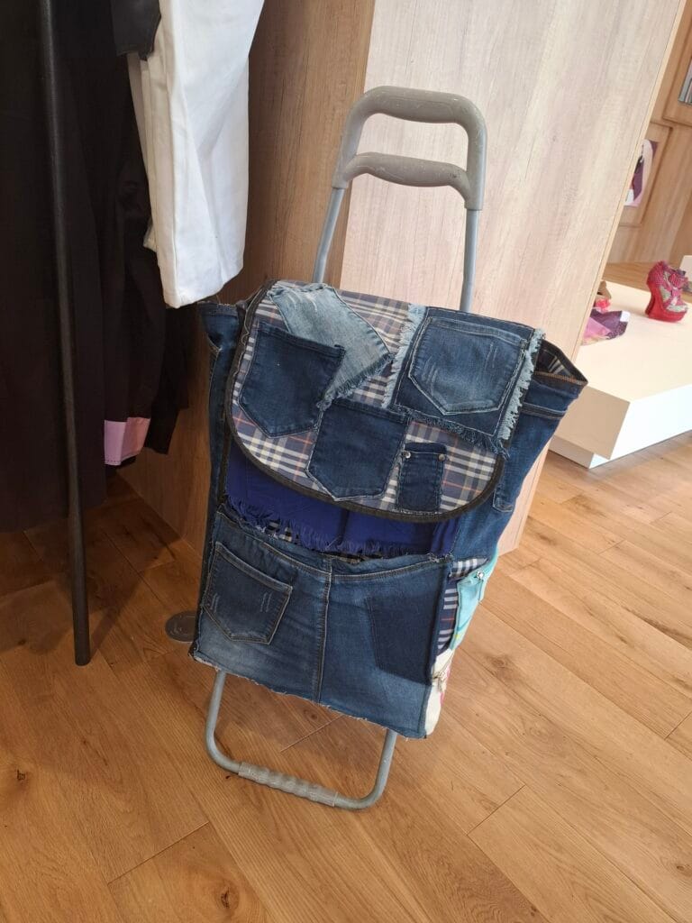 Fripes Tease à la Villa D.