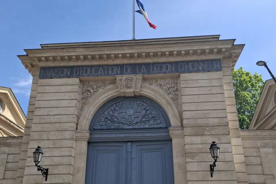 Façade de la Maison d'éducation de la Légion d'honneur à Saint-Denis