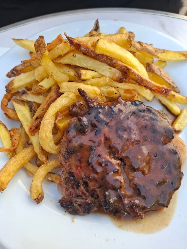 La Cantine des Docks à Saint-Ouen